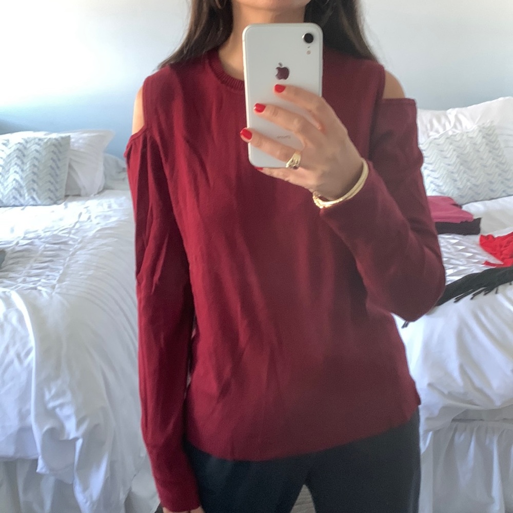 525 Open Shoulder Sweater in Burgundy